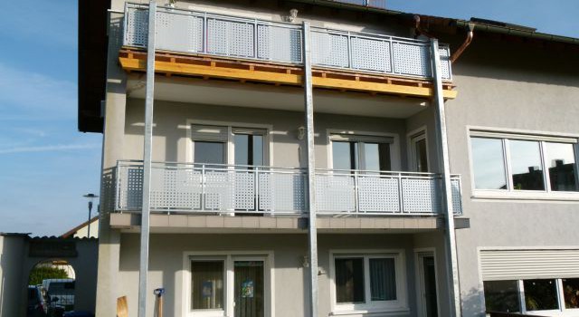 Balkonerweiterung in Stahl/Holzkombination